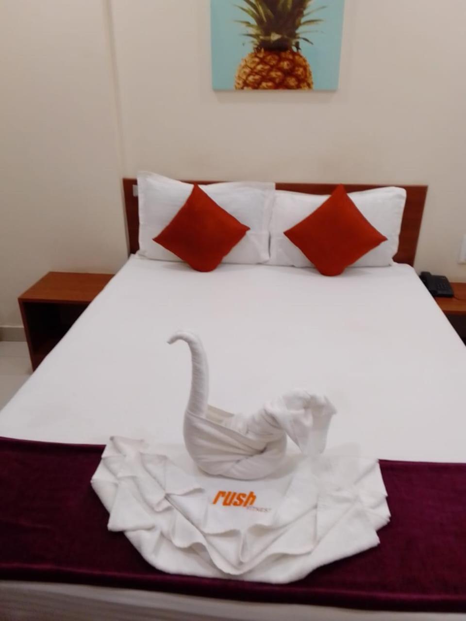 Mulberry Inn Бангалор Экстерьер фото