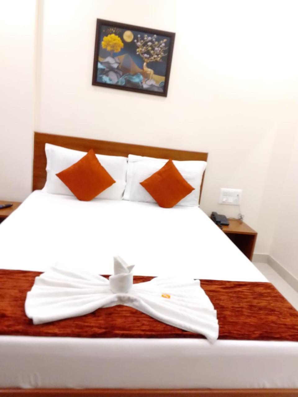 Mulberry Inn Бангалор Экстерьер фото