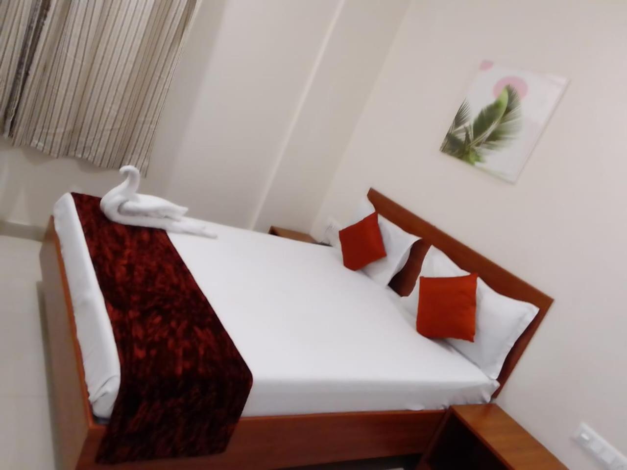 Mulberry Inn Бангалор Экстерьер фото