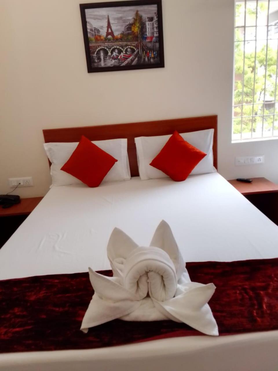 Mulberry Inn Бангалор Экстерьер фото